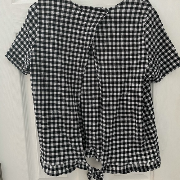 Too - Picture 2 of 2